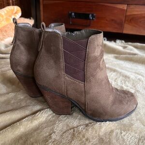 🥾🚨 Mix No. 6 Taupe Suede Ankle Boots | Sz 7